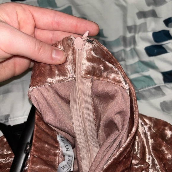 PRICE DROP⬇️ Blush Colored Crushed Velvet High Waisted Skirt✨😍 - Picture 4 of 5